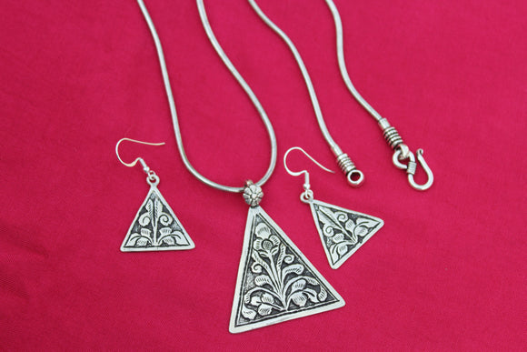 Triangular Chitai Pendent Earring Set