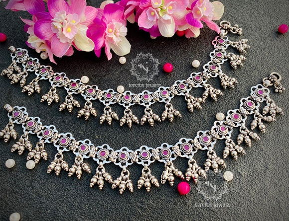 Floral sequence stone anklet