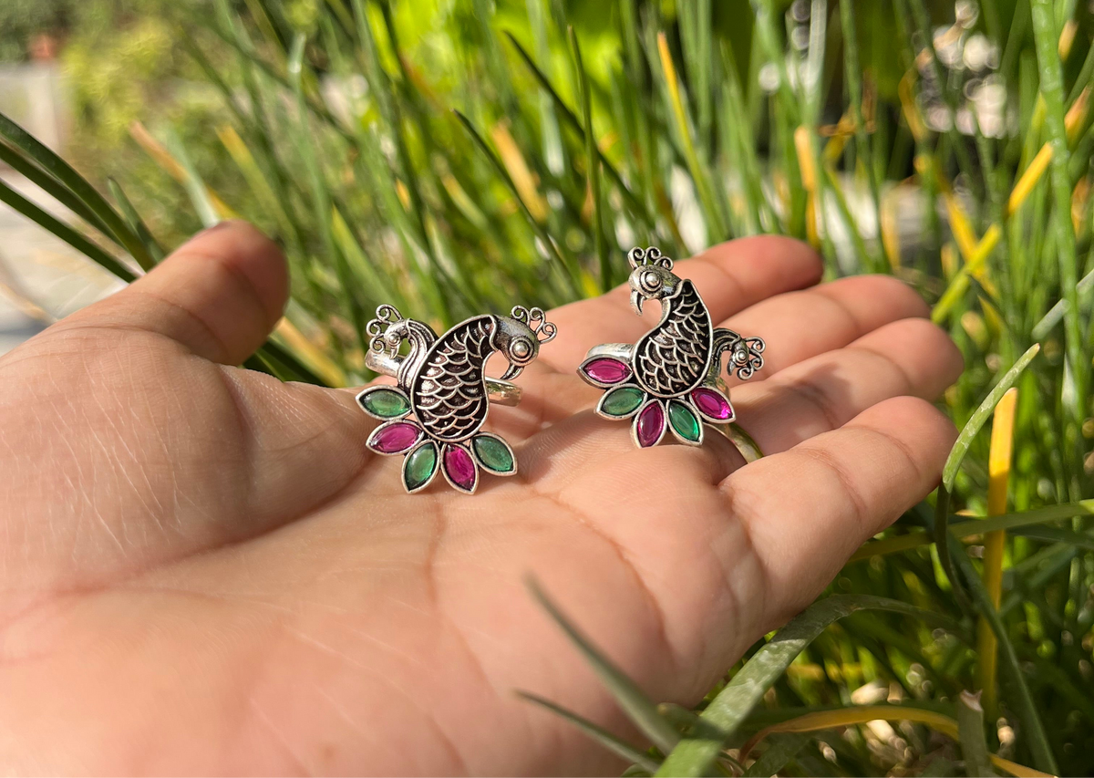 Multicolor Utsav Peacock Toe Ring