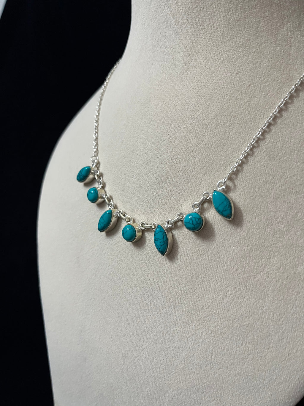 Turquoise lightweight necklace set