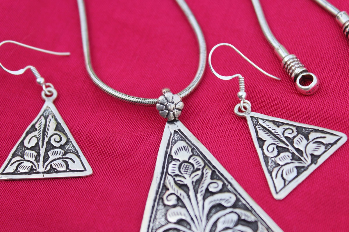 Triangular Chitai Pendent Earring Set