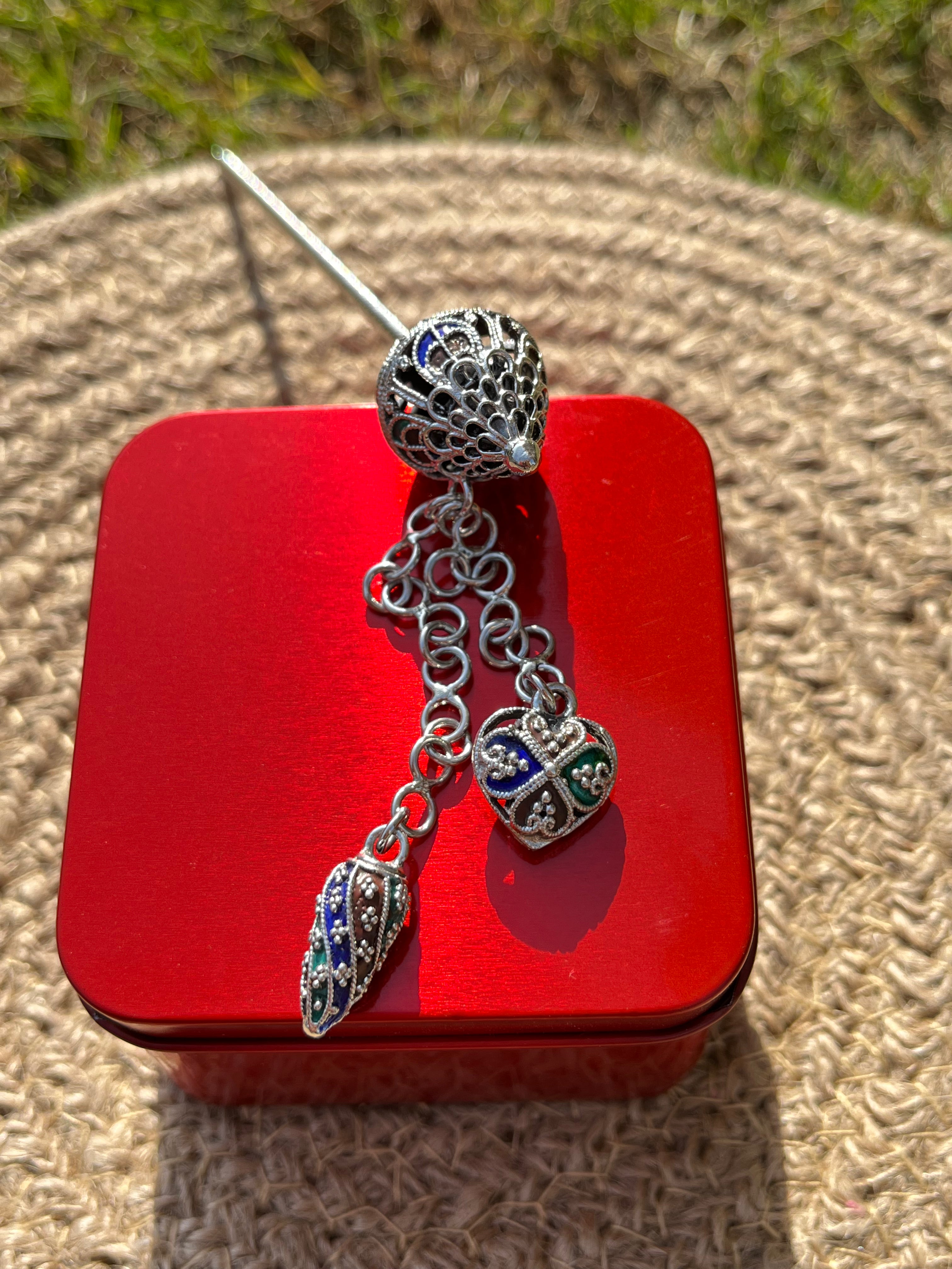 Detailed Enamel Filigree Juda Pin