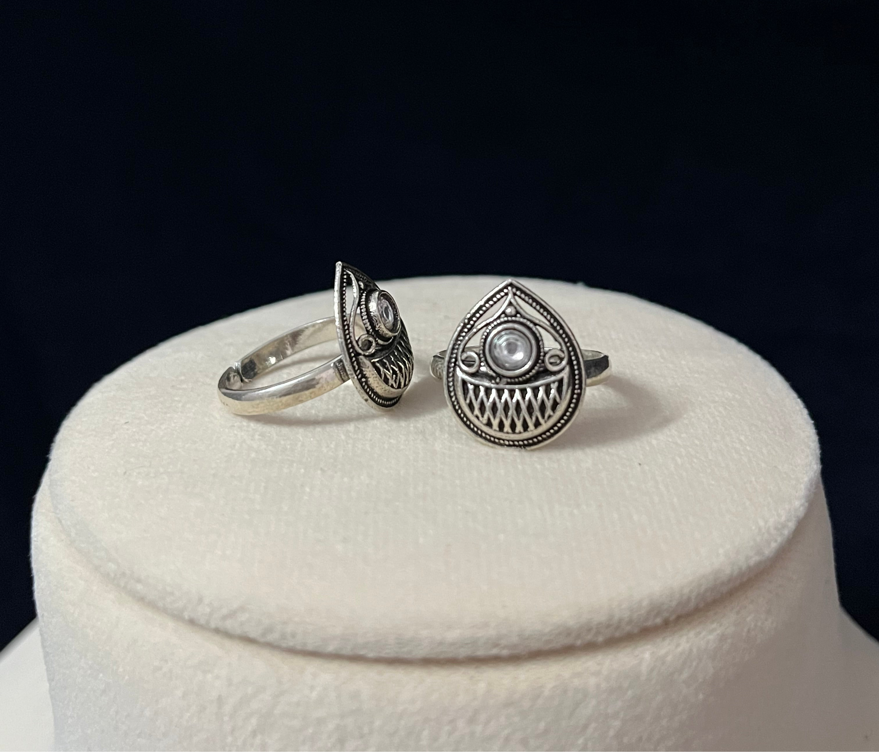 Fine Drop Carved Toe Ring