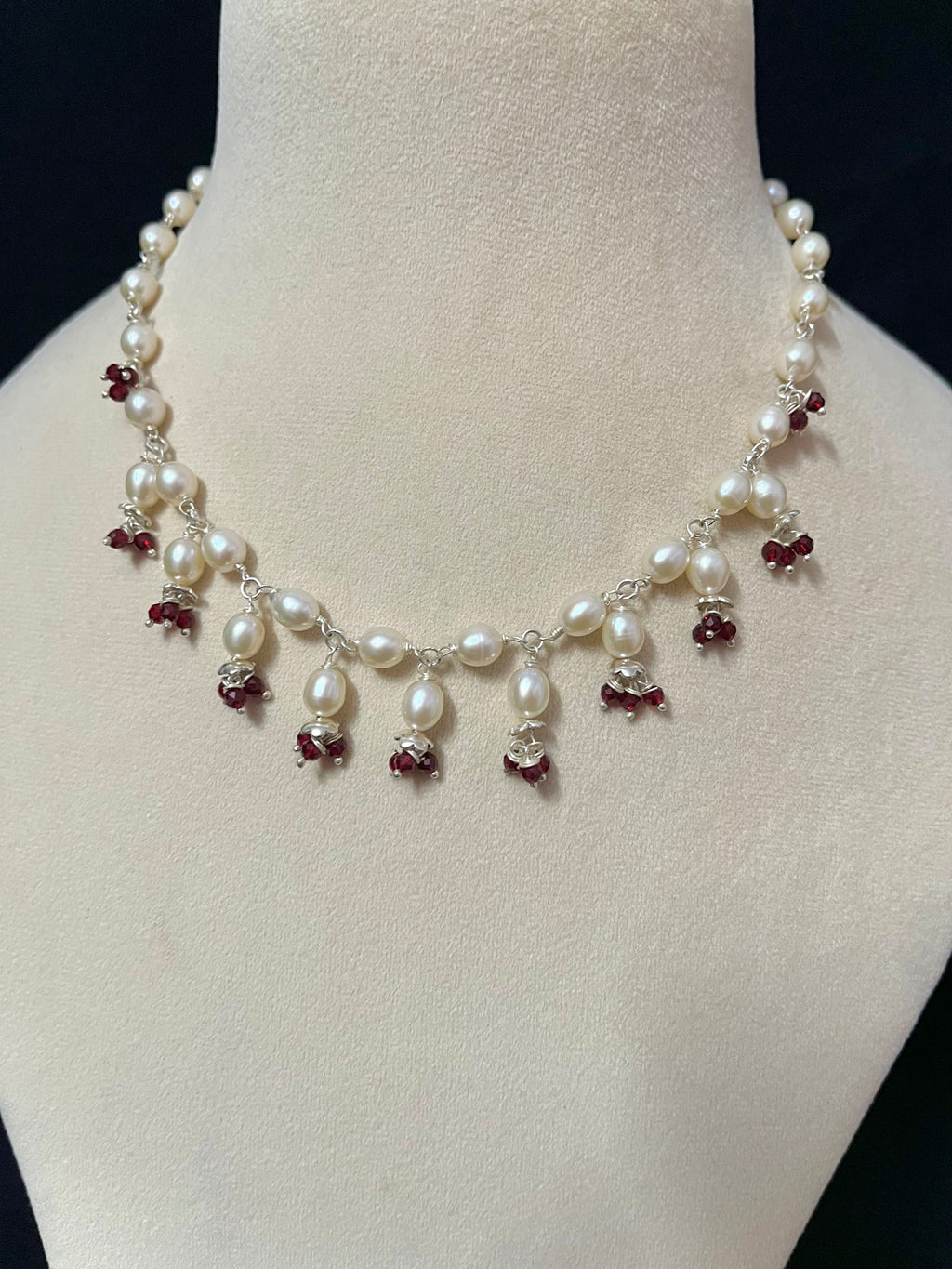 Dancing Pearls Necklace set