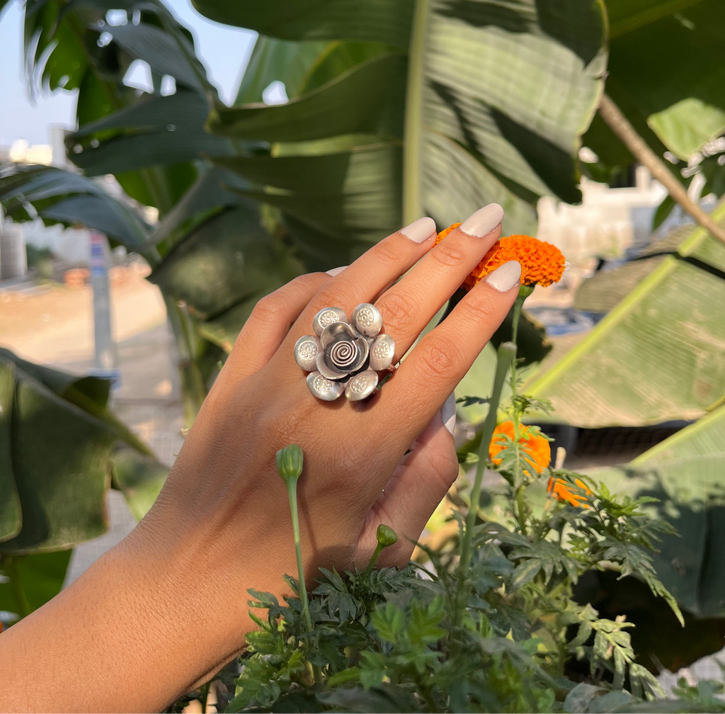 Blooming Rose ring round petal