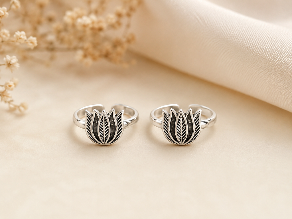 Carved Lotus Toe Ring