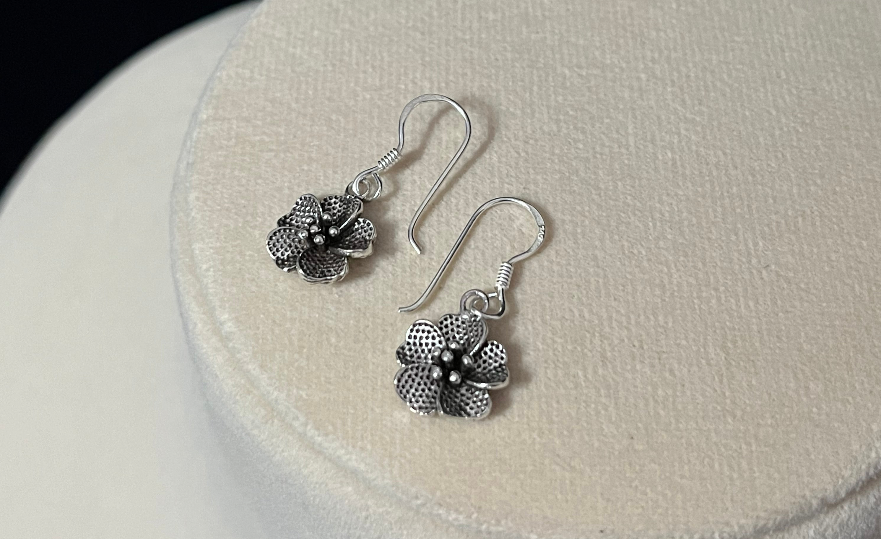 Minimal Flower Drop Earring