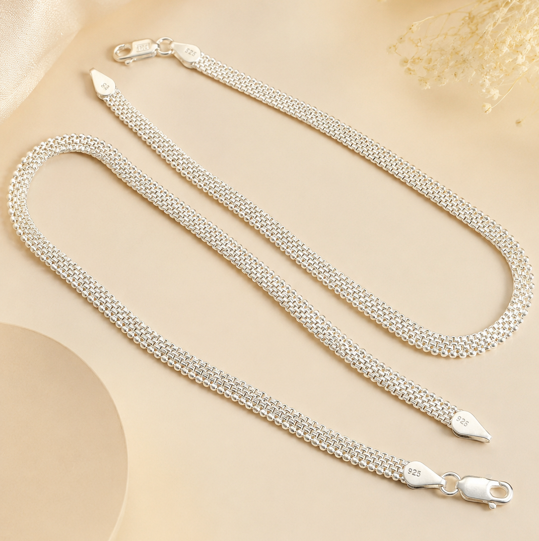 Minimal Flat Chain Anklet