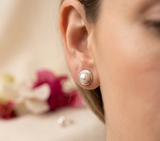Small Pearl stud Earring