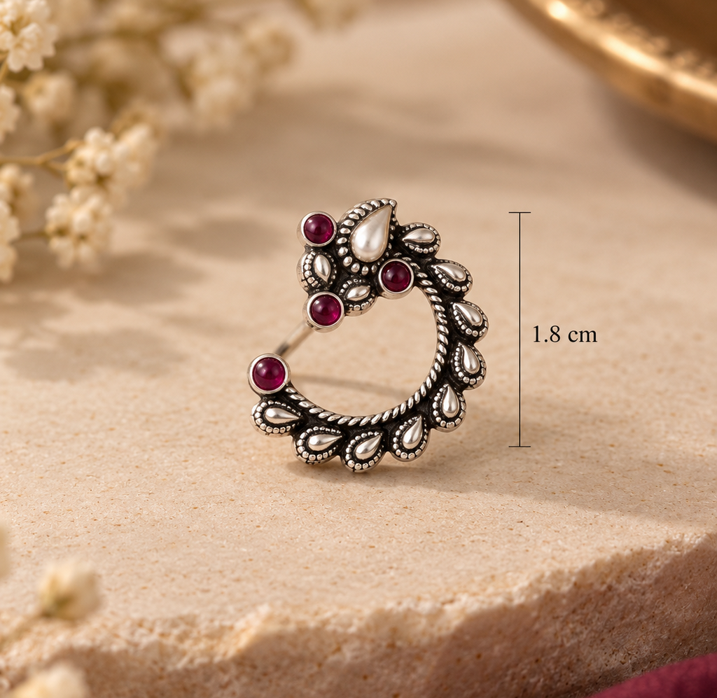 Small Amiya Moon Nose Pin (Pierce)