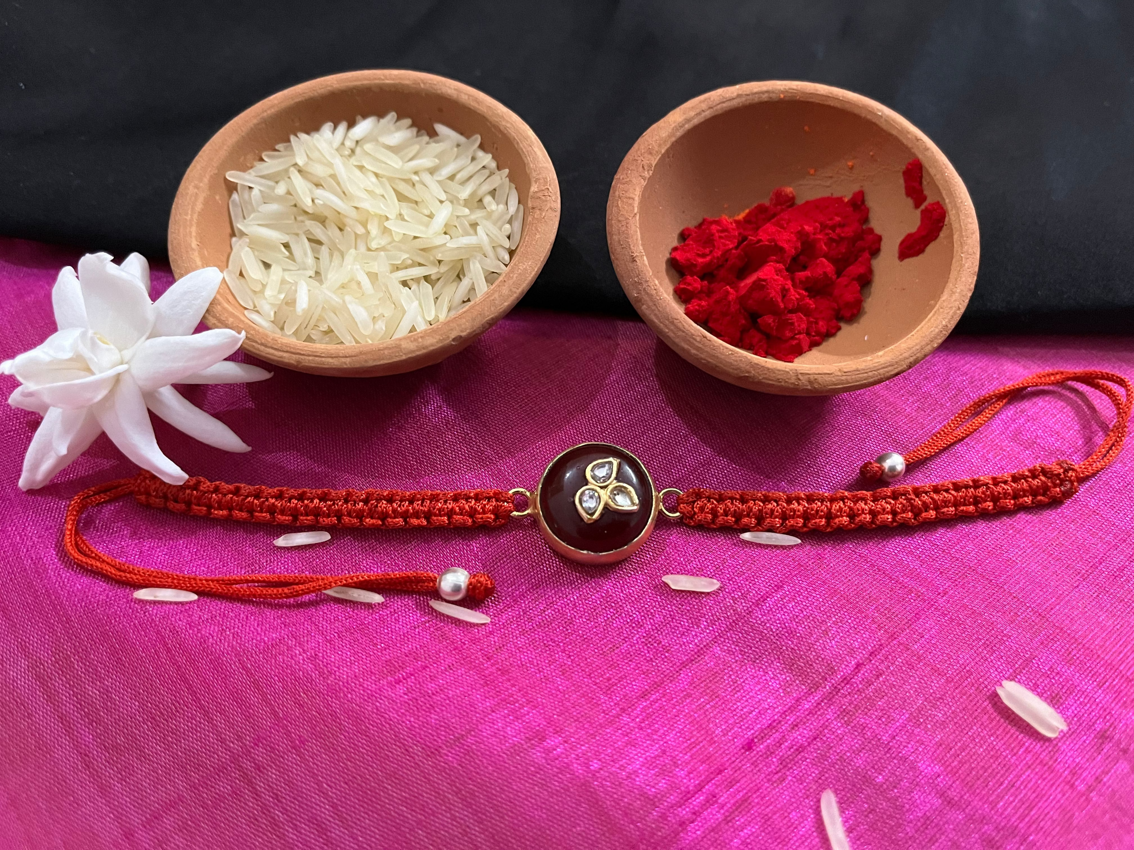 Kundan rakhi