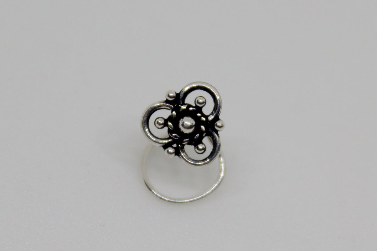Tri Petal Rawa Nose Pin