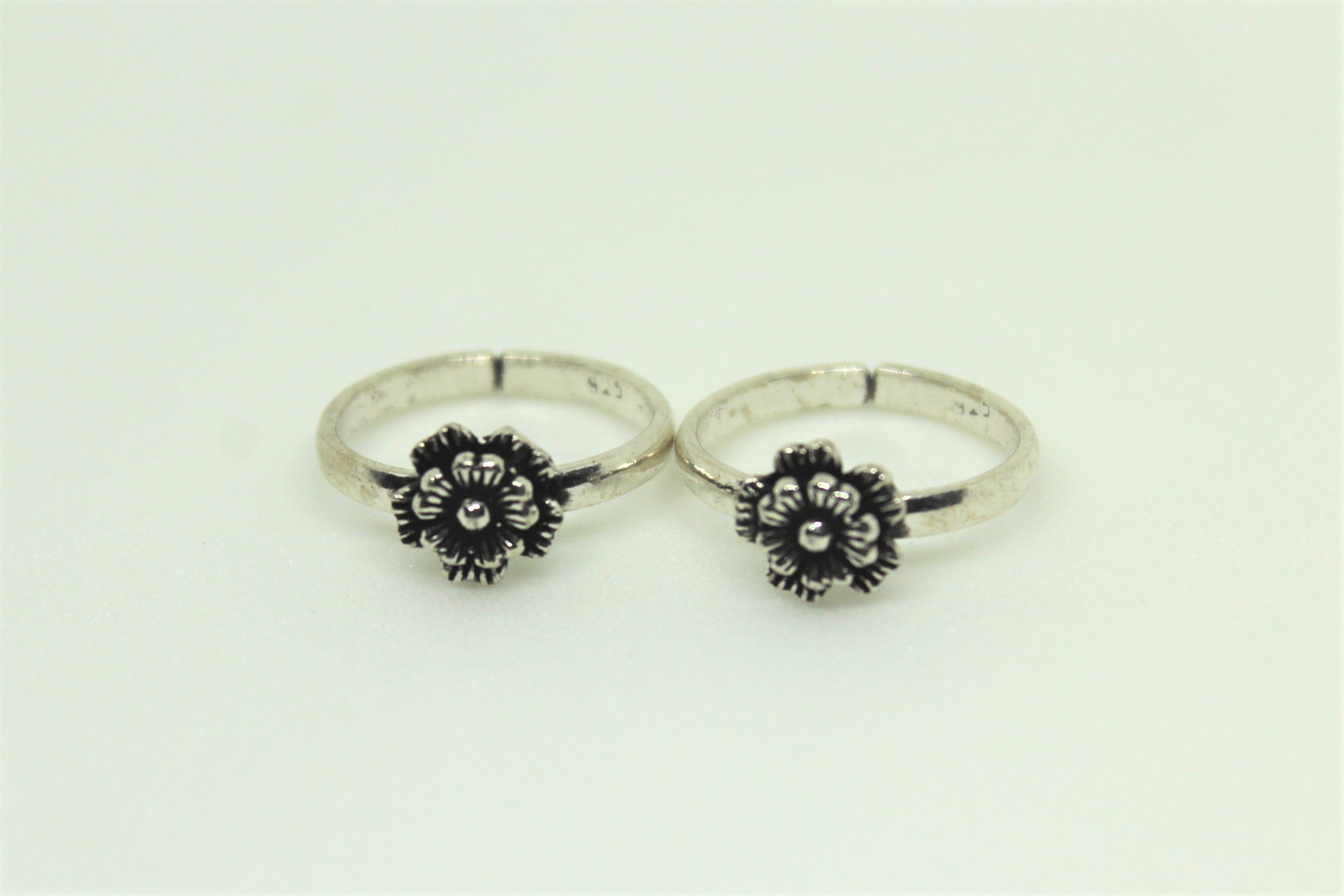 Marigold Flower Toe Ring