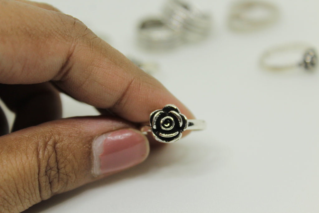 Blooming Rose Toe Ring