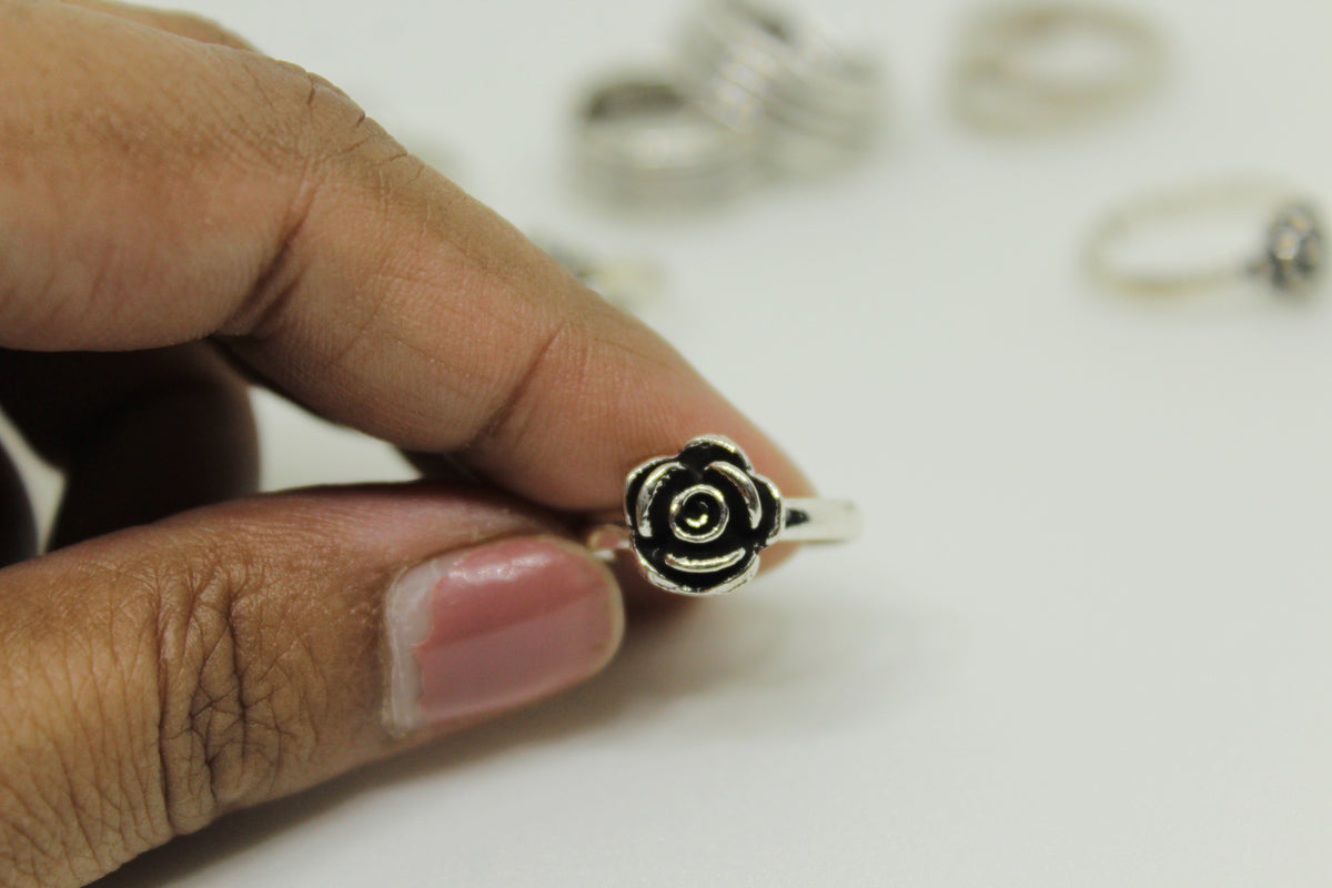 Blooming Rose Toe Ring