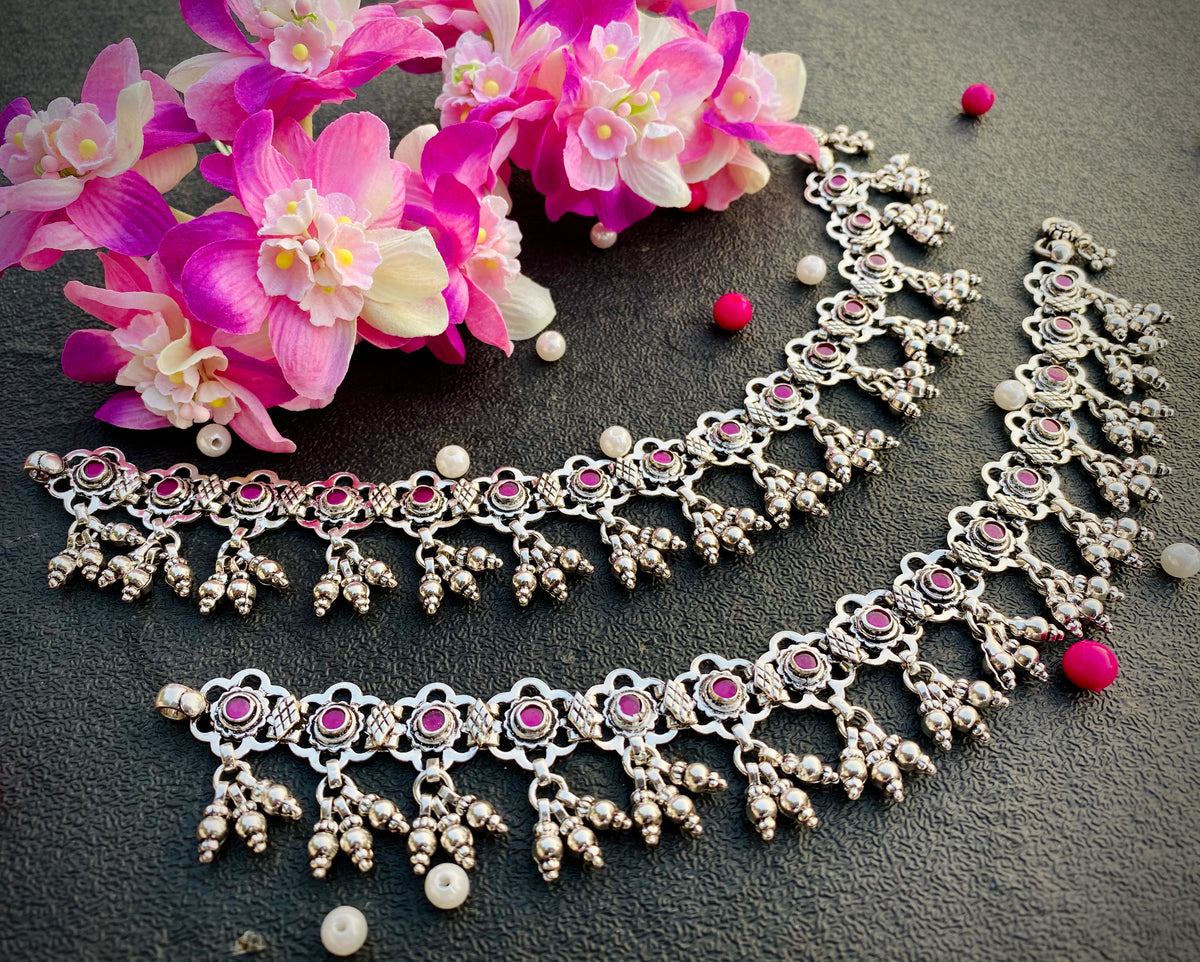 Floral sequence stone anklet