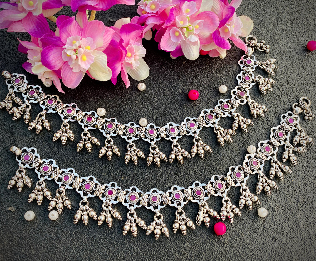 Floral sequence stone anklet