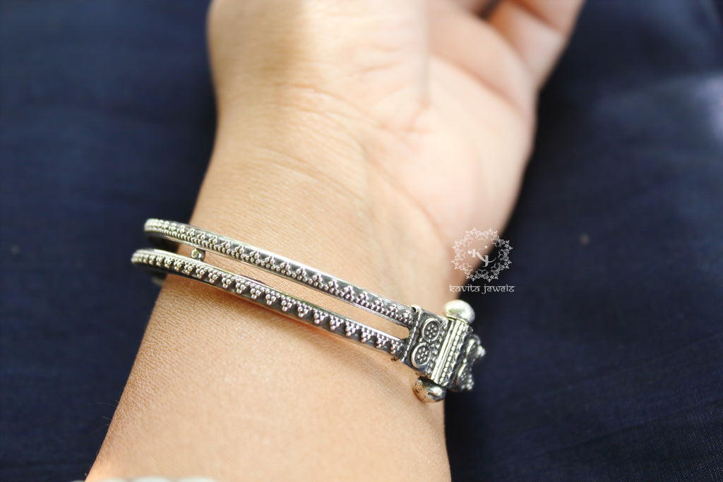 Classic Rawa Push Lock  Bangle
