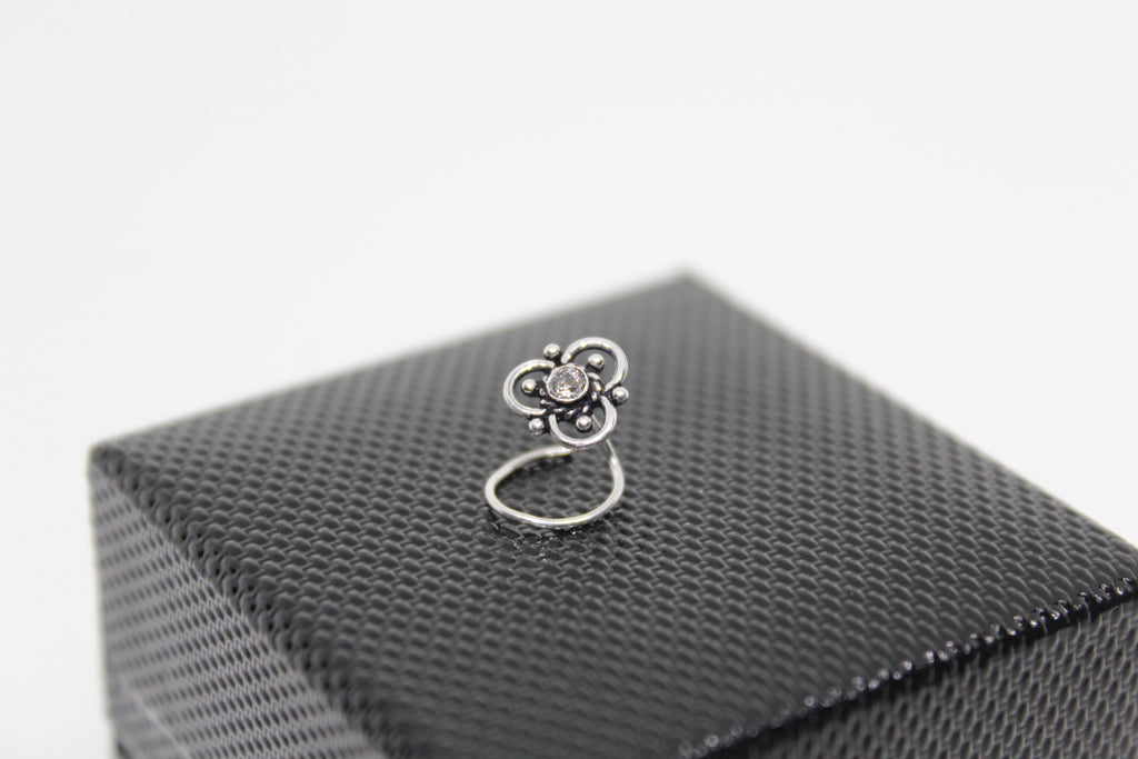 Tri Petal Rawa Nose Pin