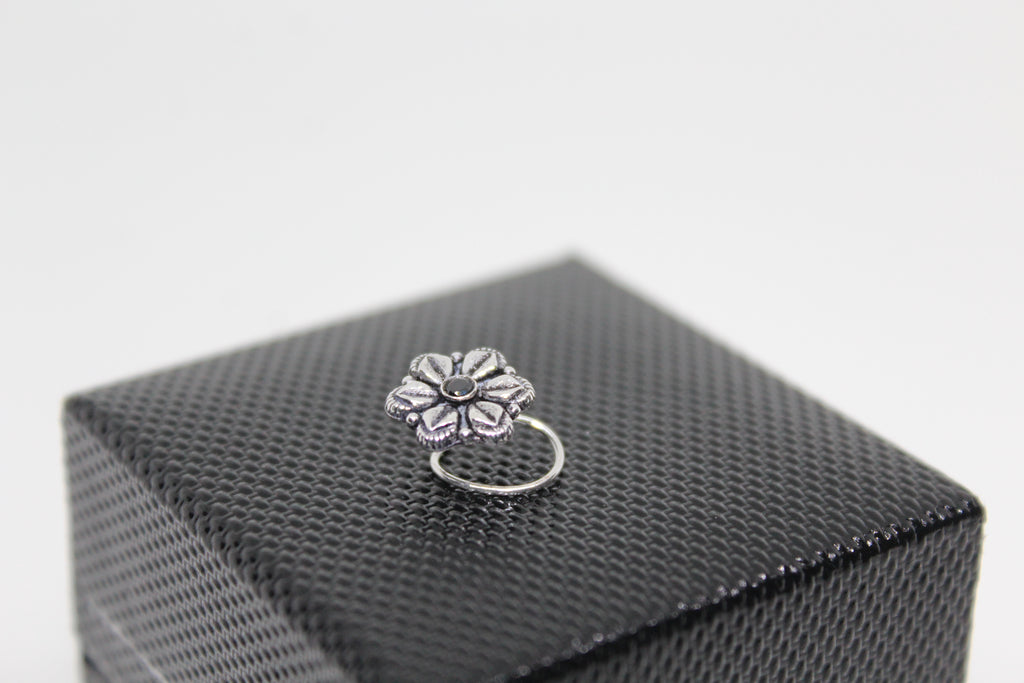 Flower Nose pin(Black)