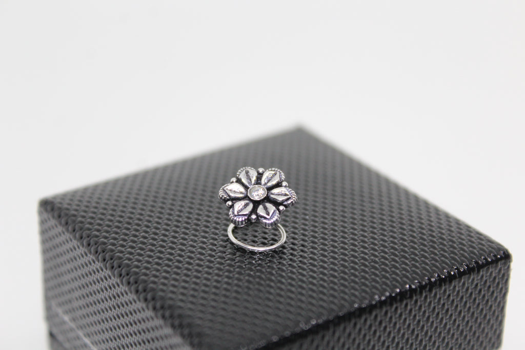 Flower Nose pin(White)