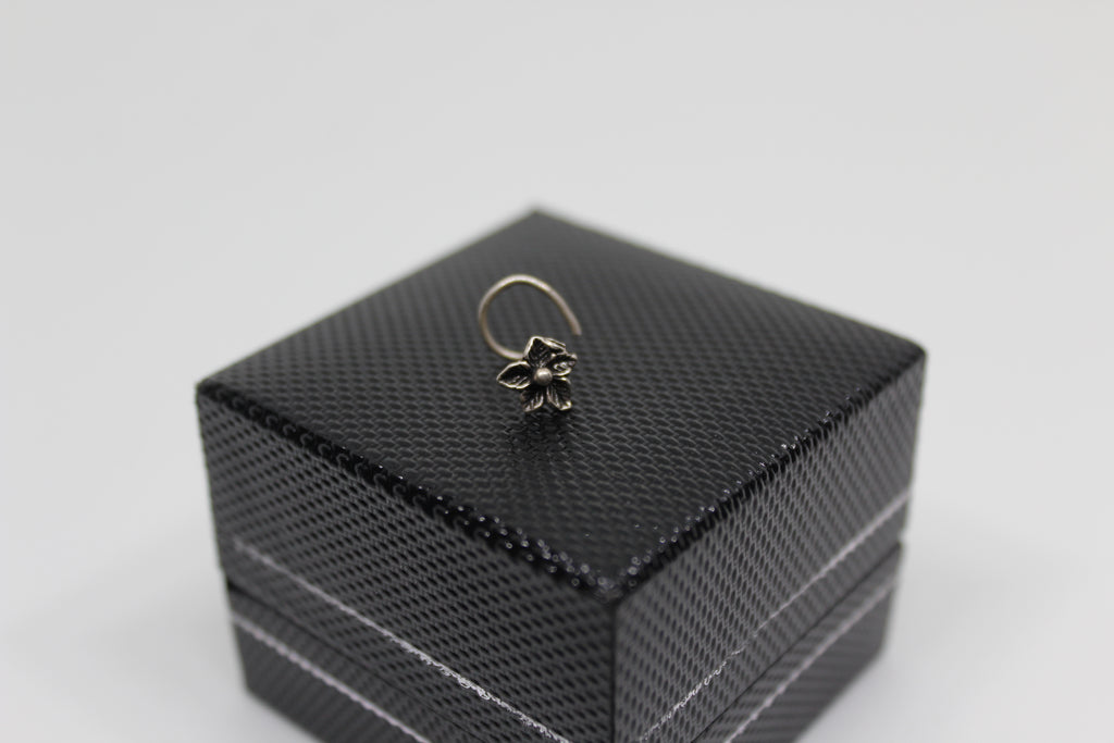 Flower Nose Pin