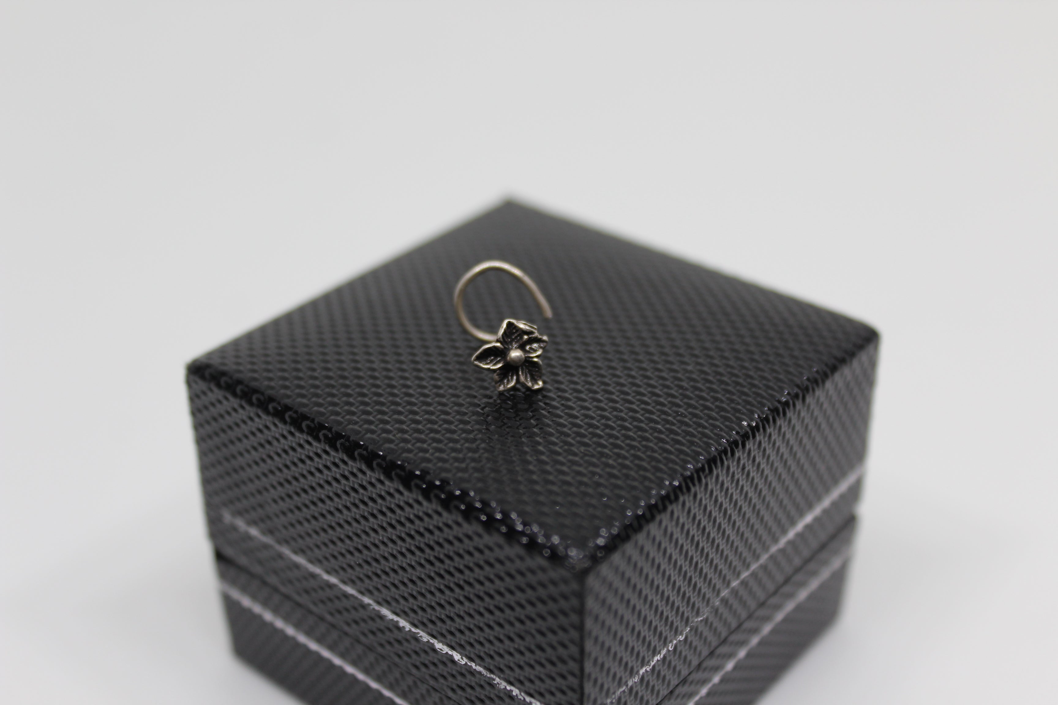 Flower Nose Pin