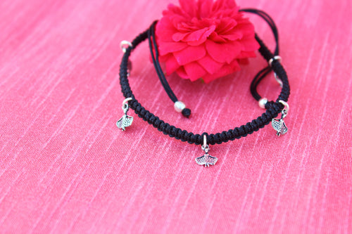 Dancing girl thread anklet/nazaria