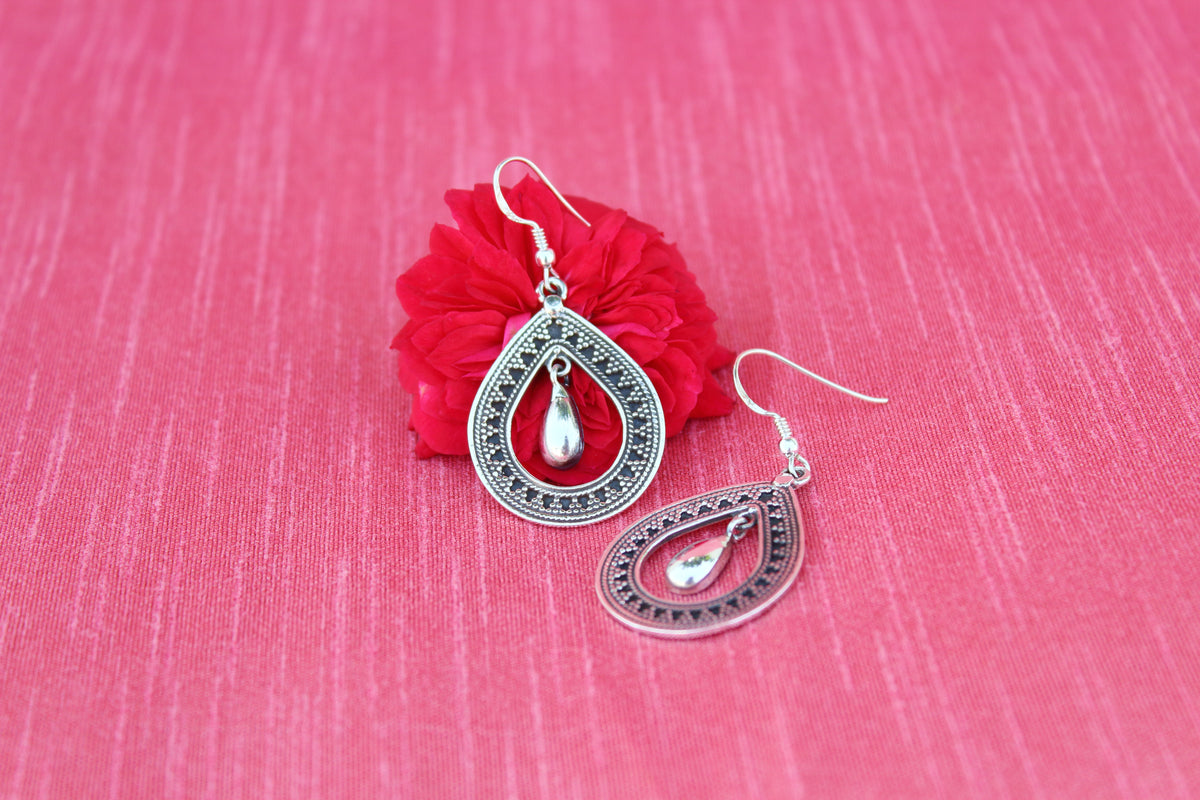 Rawa Drop Earring