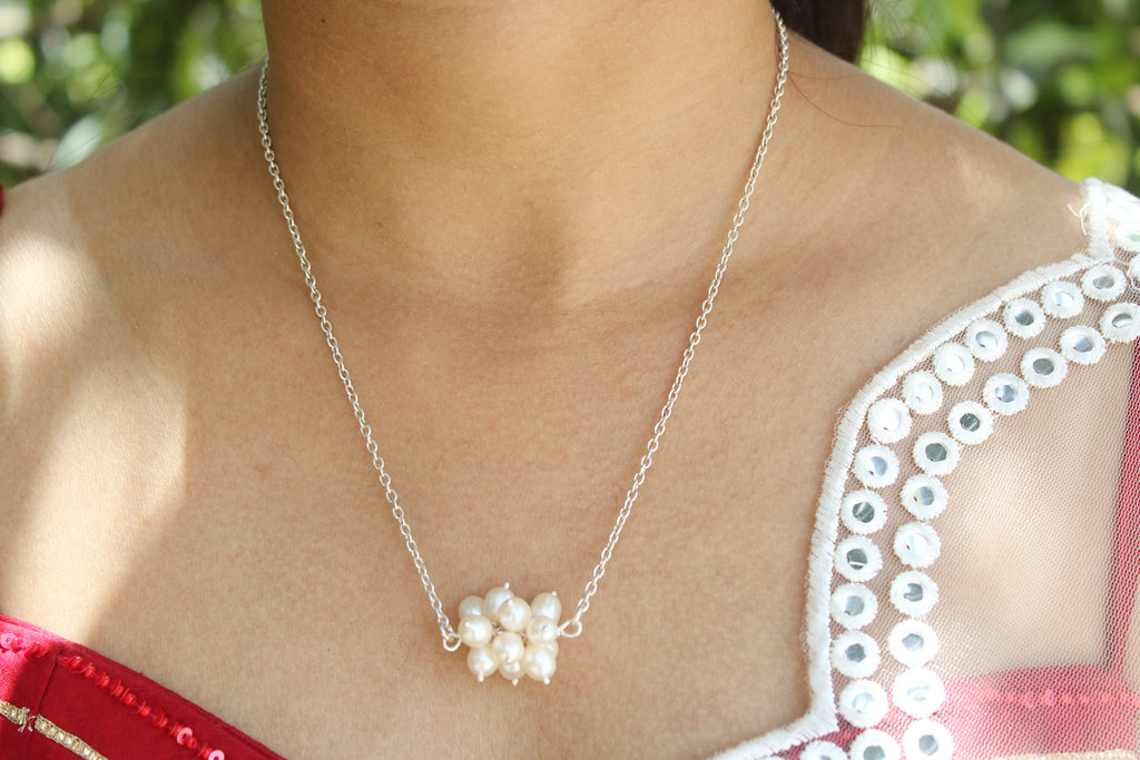 Fresh water pearl pendent with chain