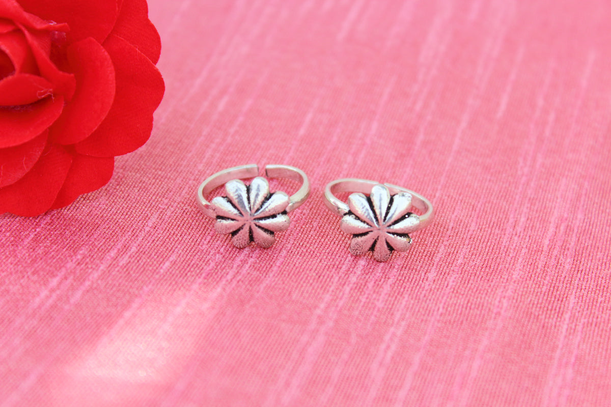 Blooming Flower Toe Ring