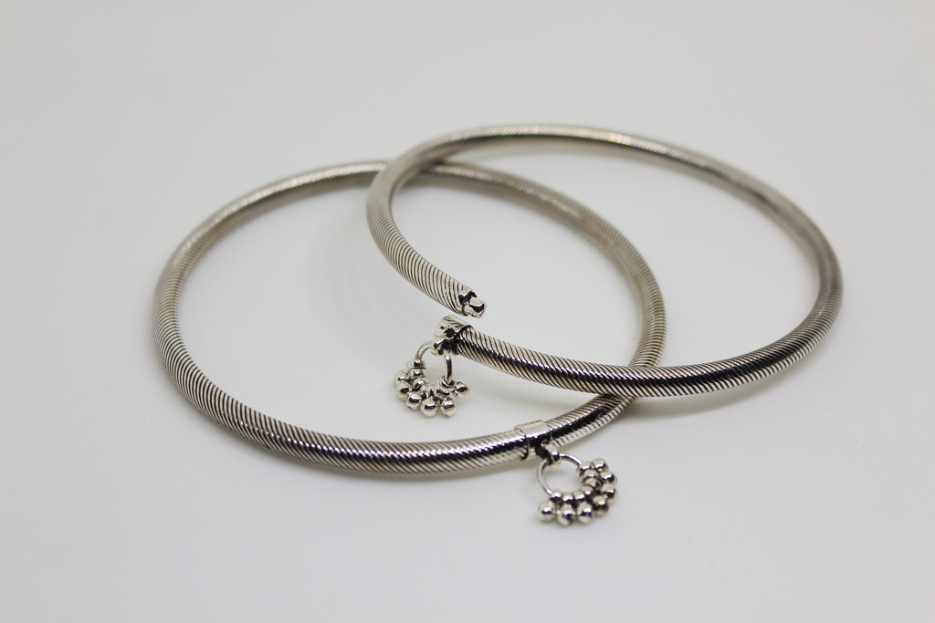 Carved Kada Anklet With Lock