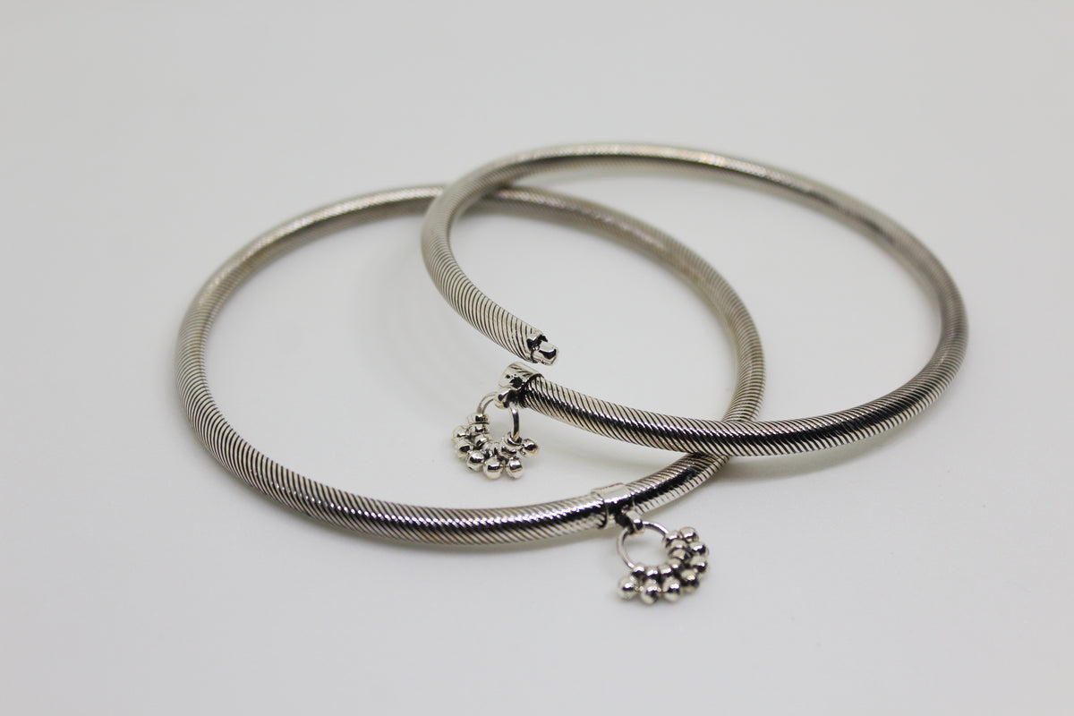 Carved Kada Anklet With Lock