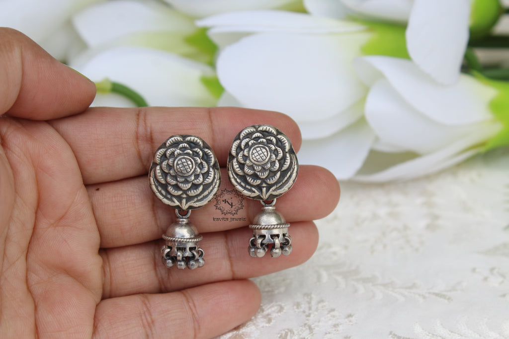 Detailed Flower Carved Jhumka