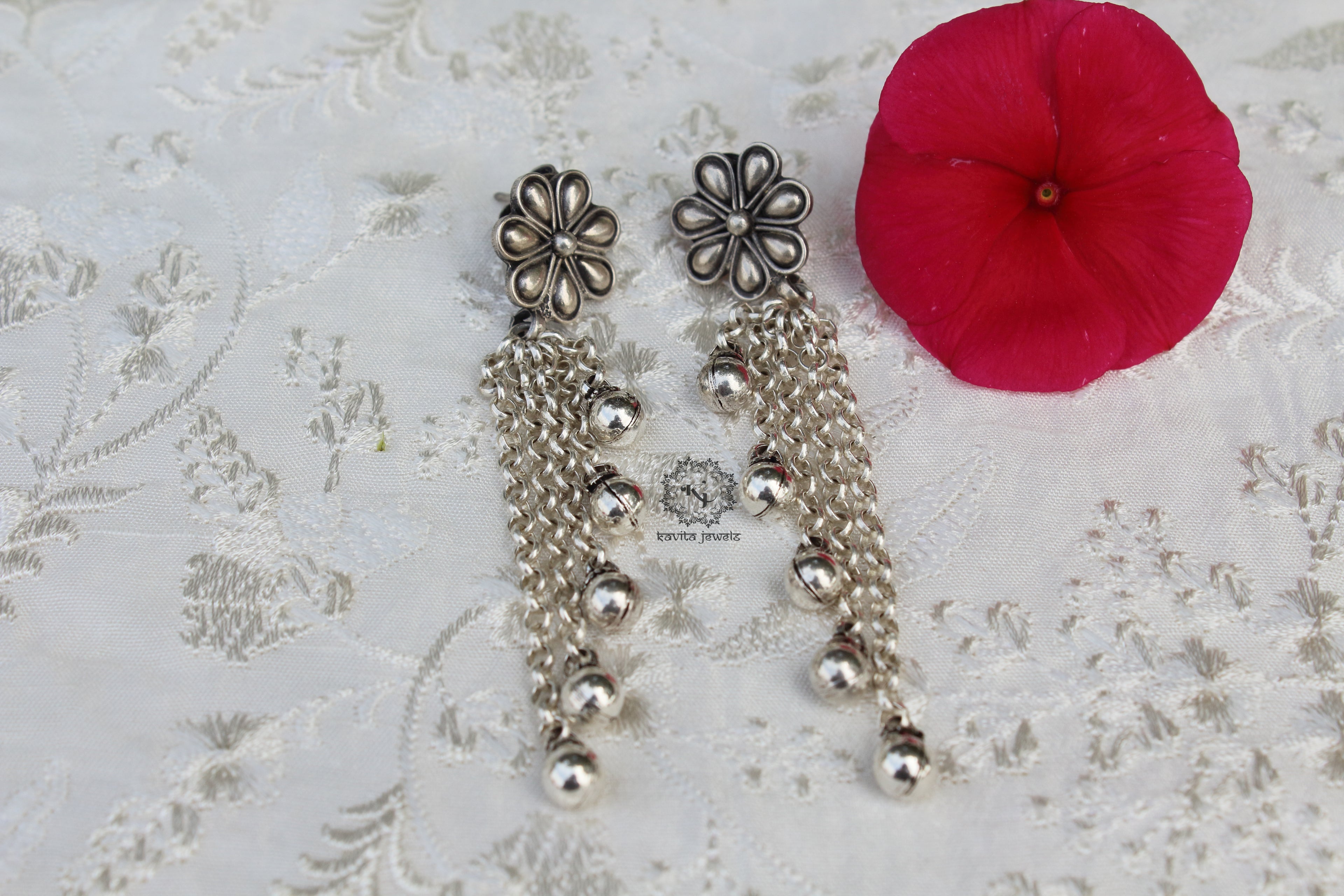 Sadabahar Carved Flower Layred Earrings