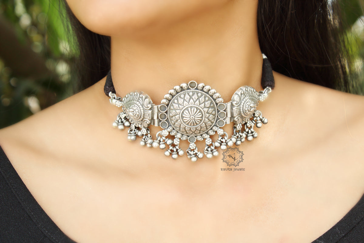 Detailed sunflower Carved Tri Motif Necklace