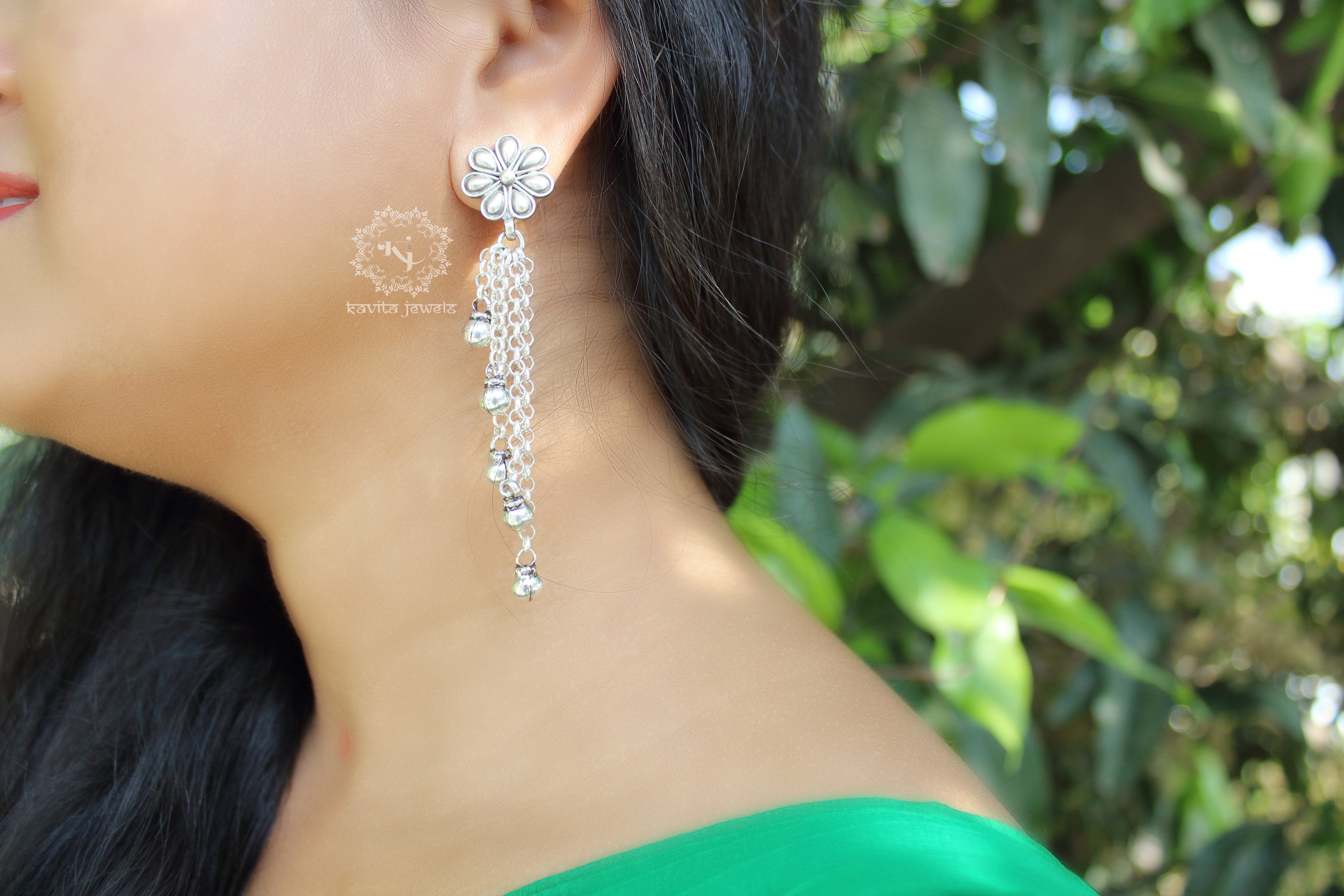 Sadabahar Carved Flower Layred Earrings