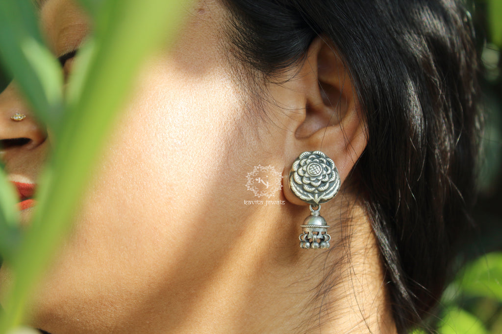 Detailed Flower Carved Jhumka