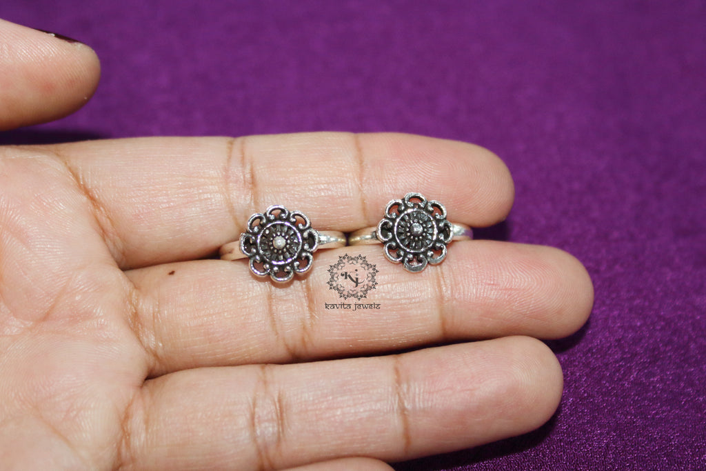 Intricate Flower Toe Ring