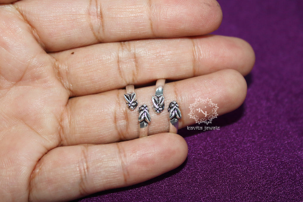 Dual Petal Everyday Toe Ring