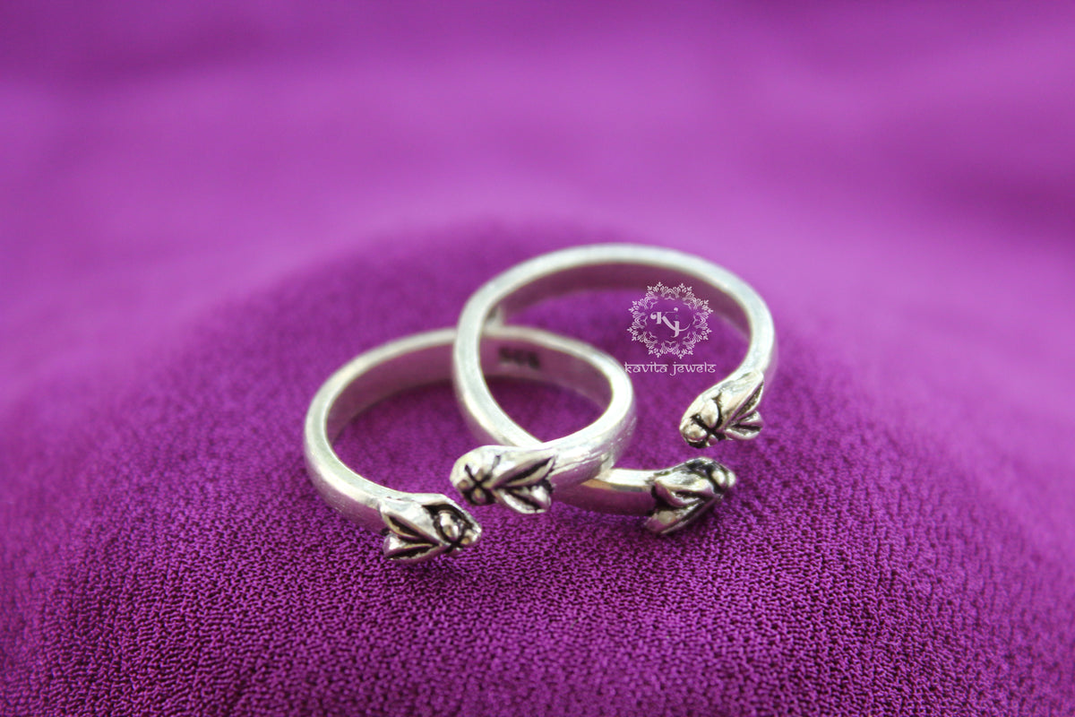 Dual Petal Everyday Toe Ring