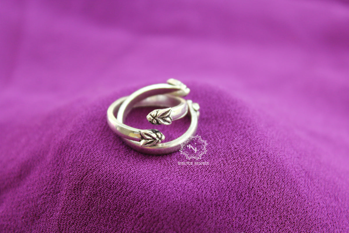 Dual Petal Everyday Toe Ring