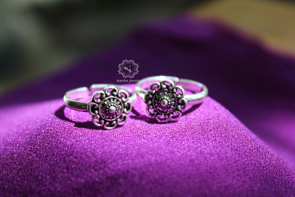 Intricate Flower Toe Ring