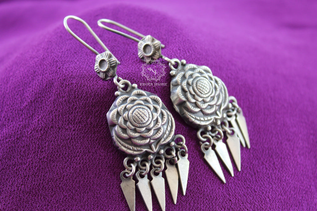 Flower Carved Spikes Hanging Danglers