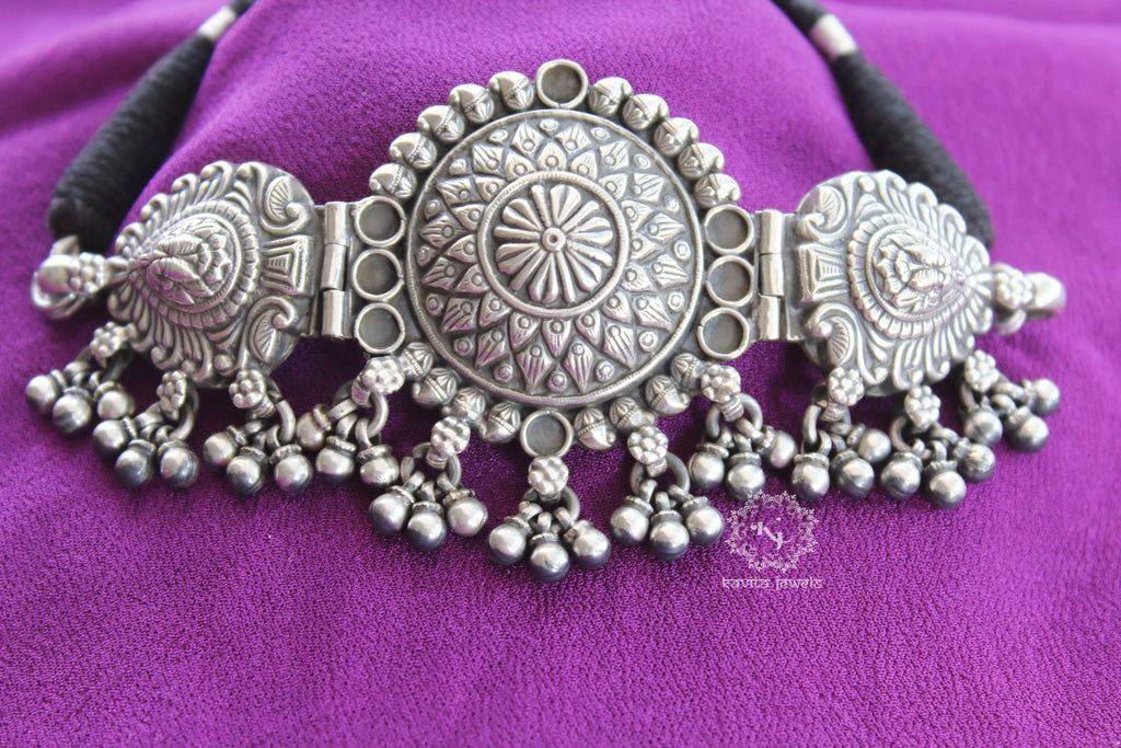 Detailed sunflower Carved Tri Motif Necklace