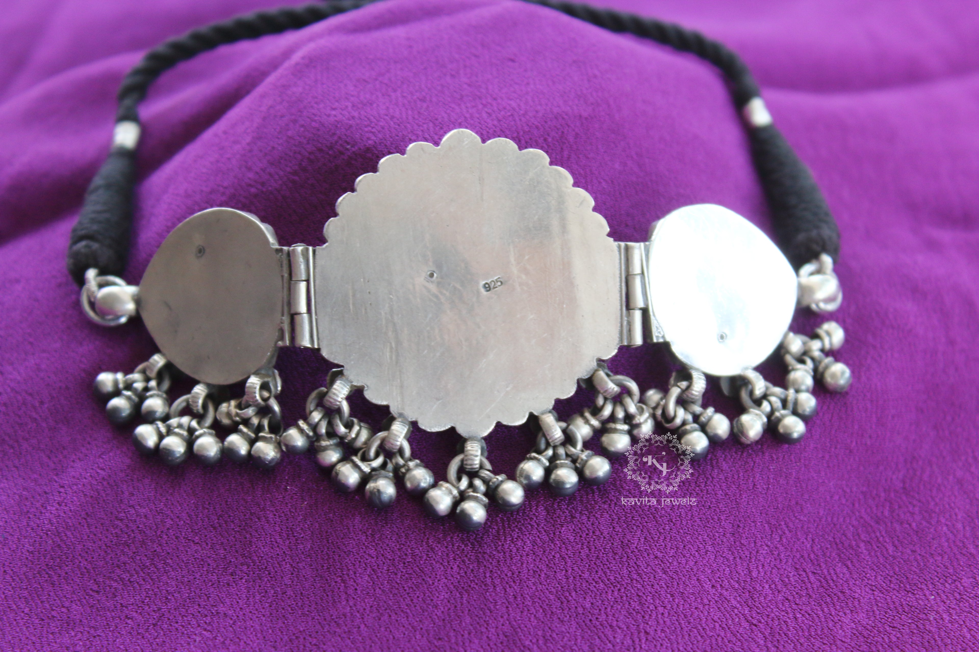 Detailed sunflower Carved Tri Motif Necklace