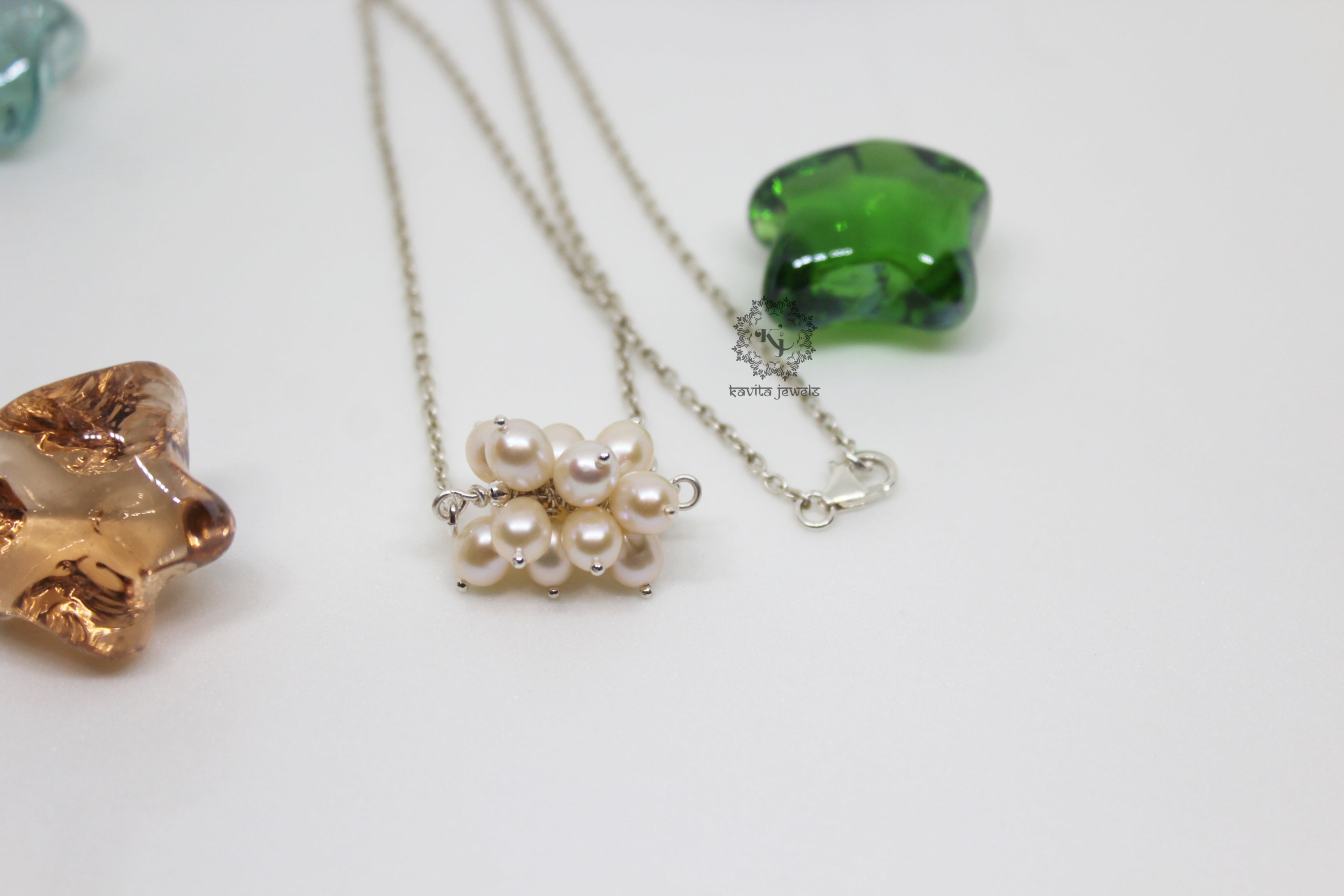 Fresh water pearl pendent with chain