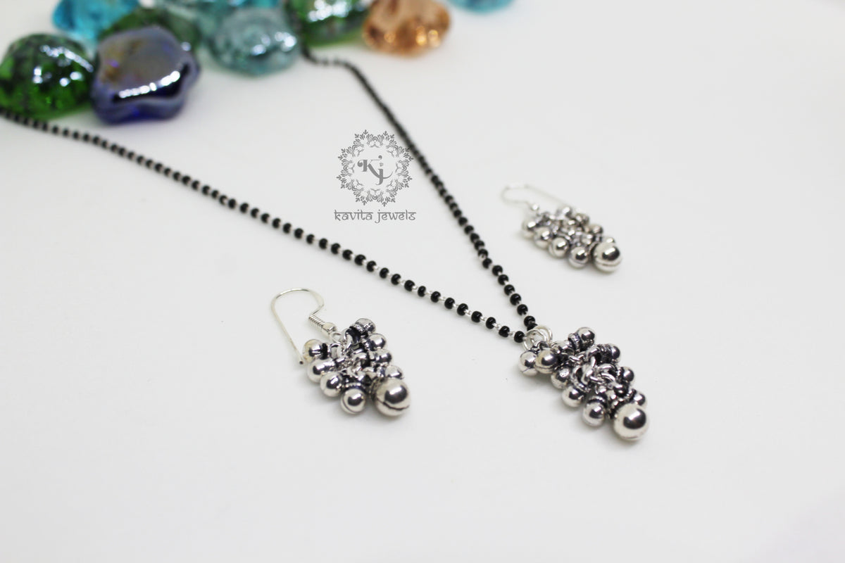 Ghungroo Cluster Mangalsutra with Earrings